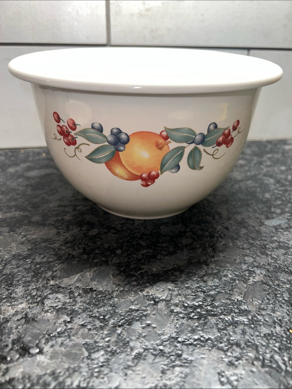 1 qt Corelle Coordinates ABUNDANCE White Ceramic Fruit Pattern Mixing Bowl. NWOT